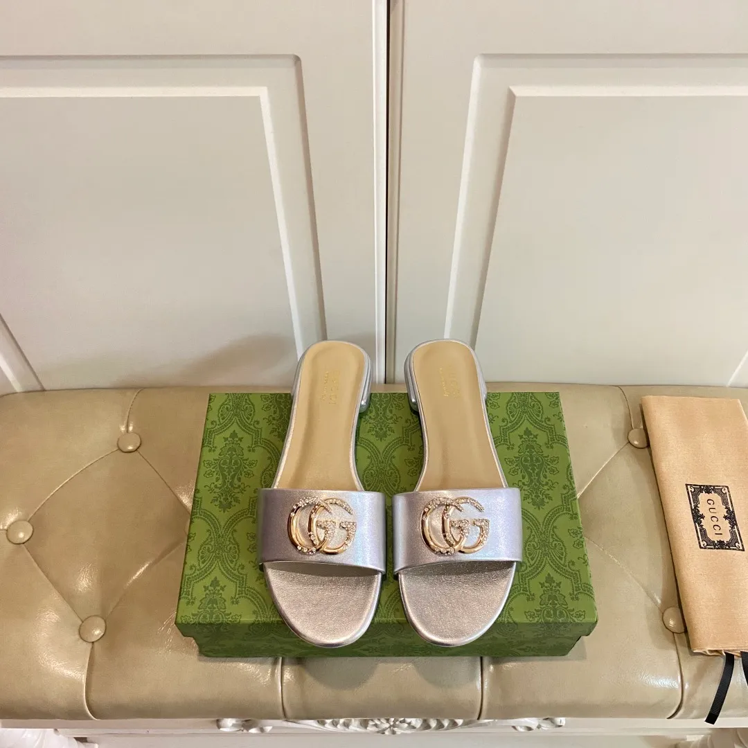 👟👟Ex-factory price 420👟👟, new Gucci slippers, cowhide surface, sheepskin lining, sizes 35-42 (custom-made sizes 43 and 44 are non-refundable)